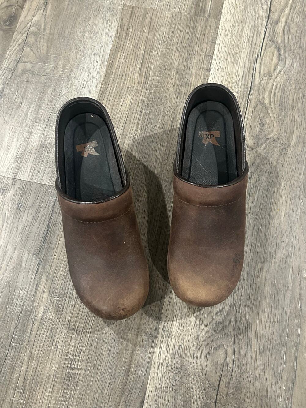 Dansko Professional XP Brown Leather Clogs EU 38 US 7.5-8 Slip Resistant